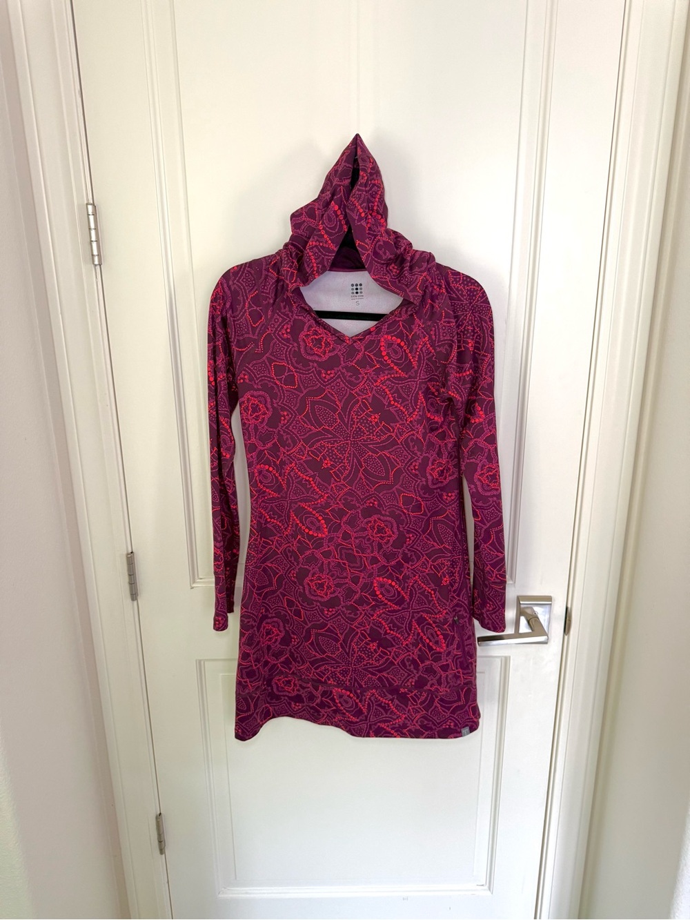 Title Nine Mercury Hooded Dress Magenta Purple Paisley Print Long Sleeves SMALL